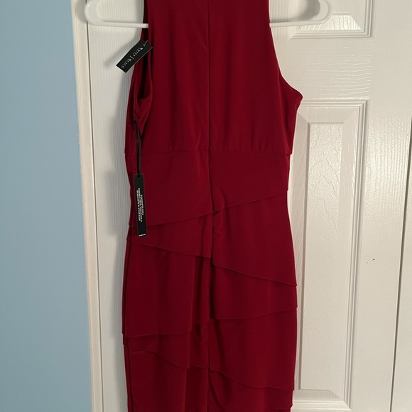 Sleeveless Keyhole Instantly Slimming Dress - Picture 4 of 5